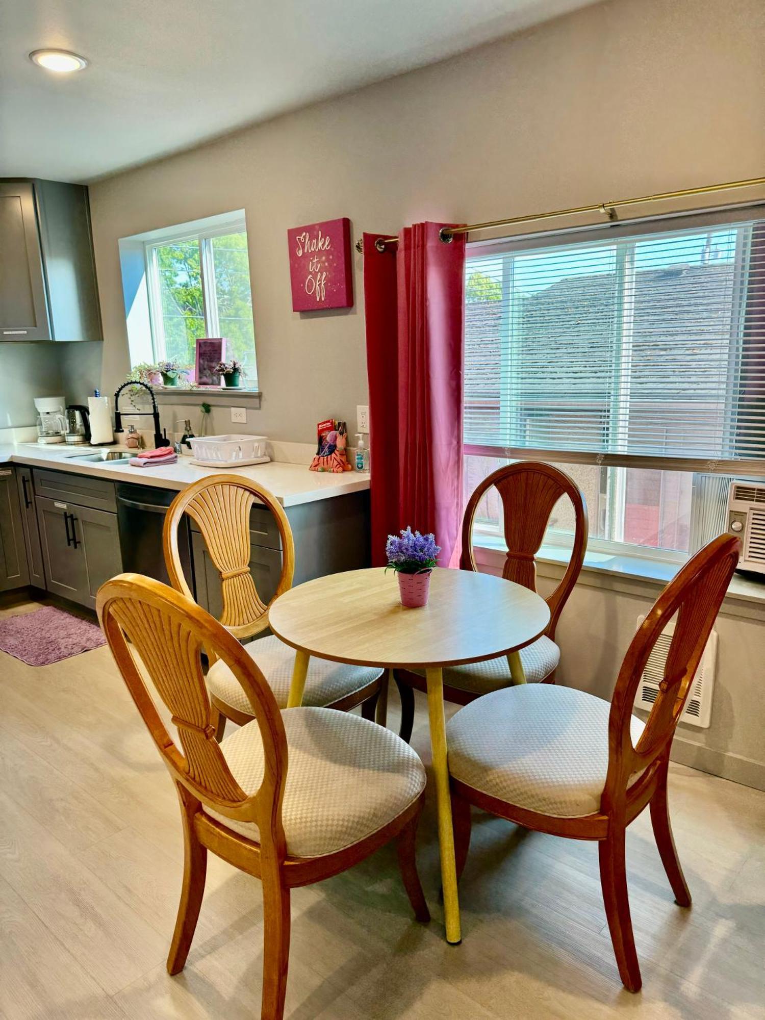 1 Bd Apt With 2 Extra Sofa Beds 13 Mins To Seatac Airport Seattle Exterior foto